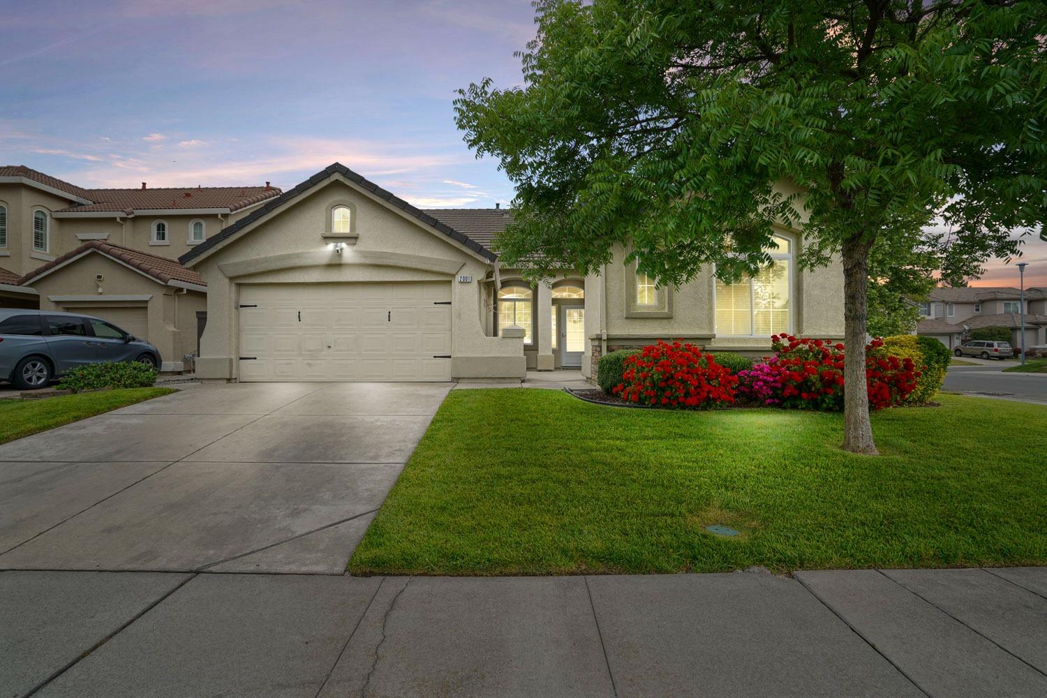 Photo of 2001 Blackridge Ave in Sacramento, CA