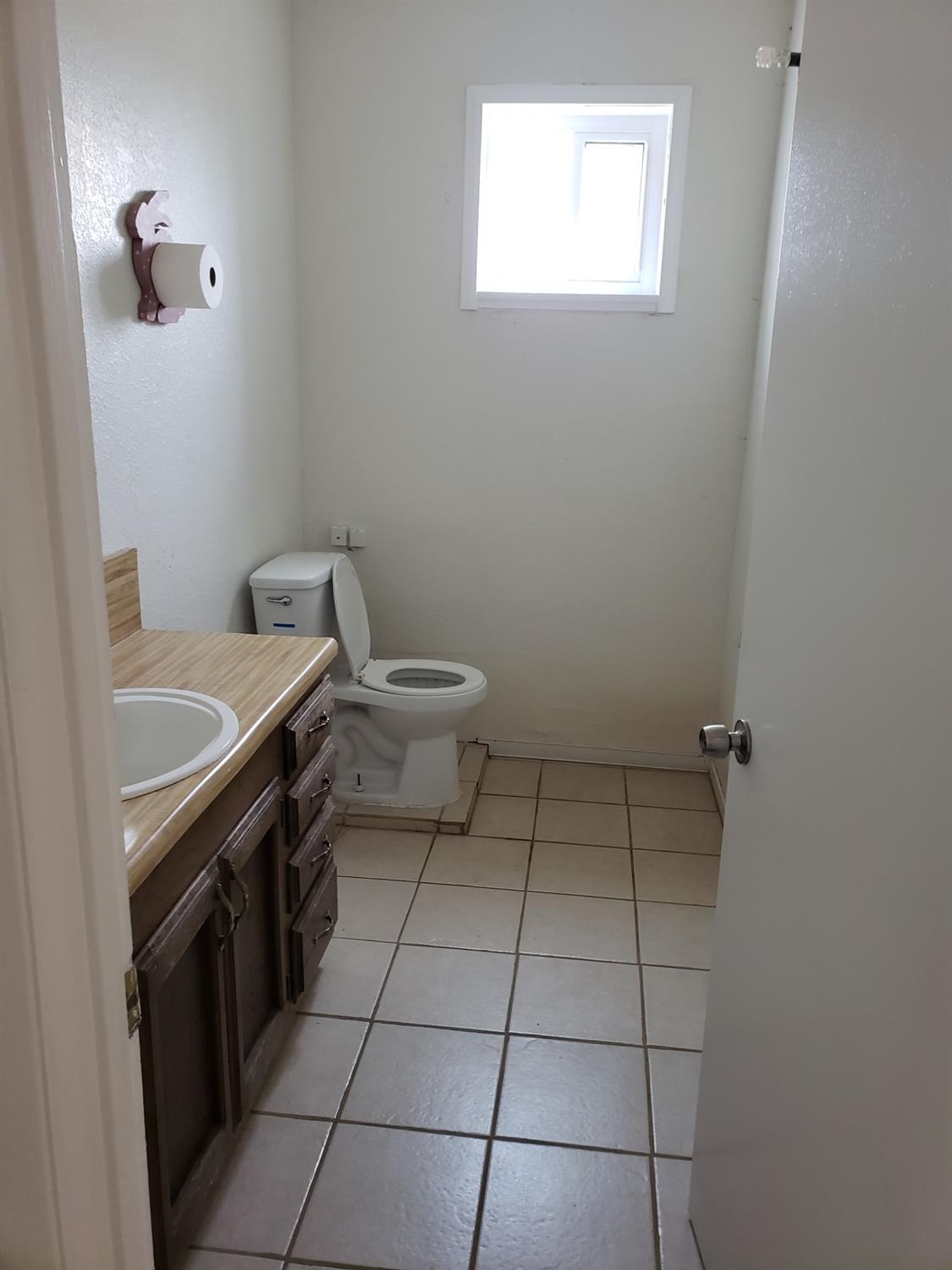 Detail Gallery Image 10 of 16 For 927 N, Firebaugh,  CA 93622 - – Beds | – Baths