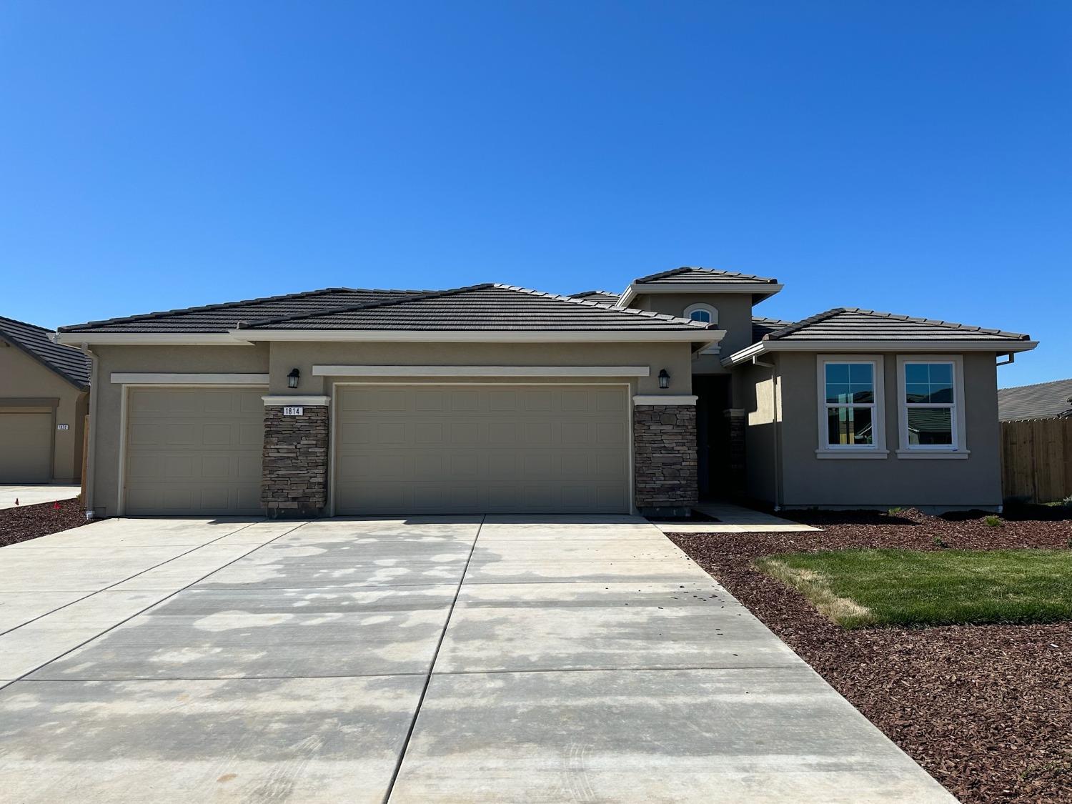 Photo of 1814 Coastline Ct in Plumas Lake, CA