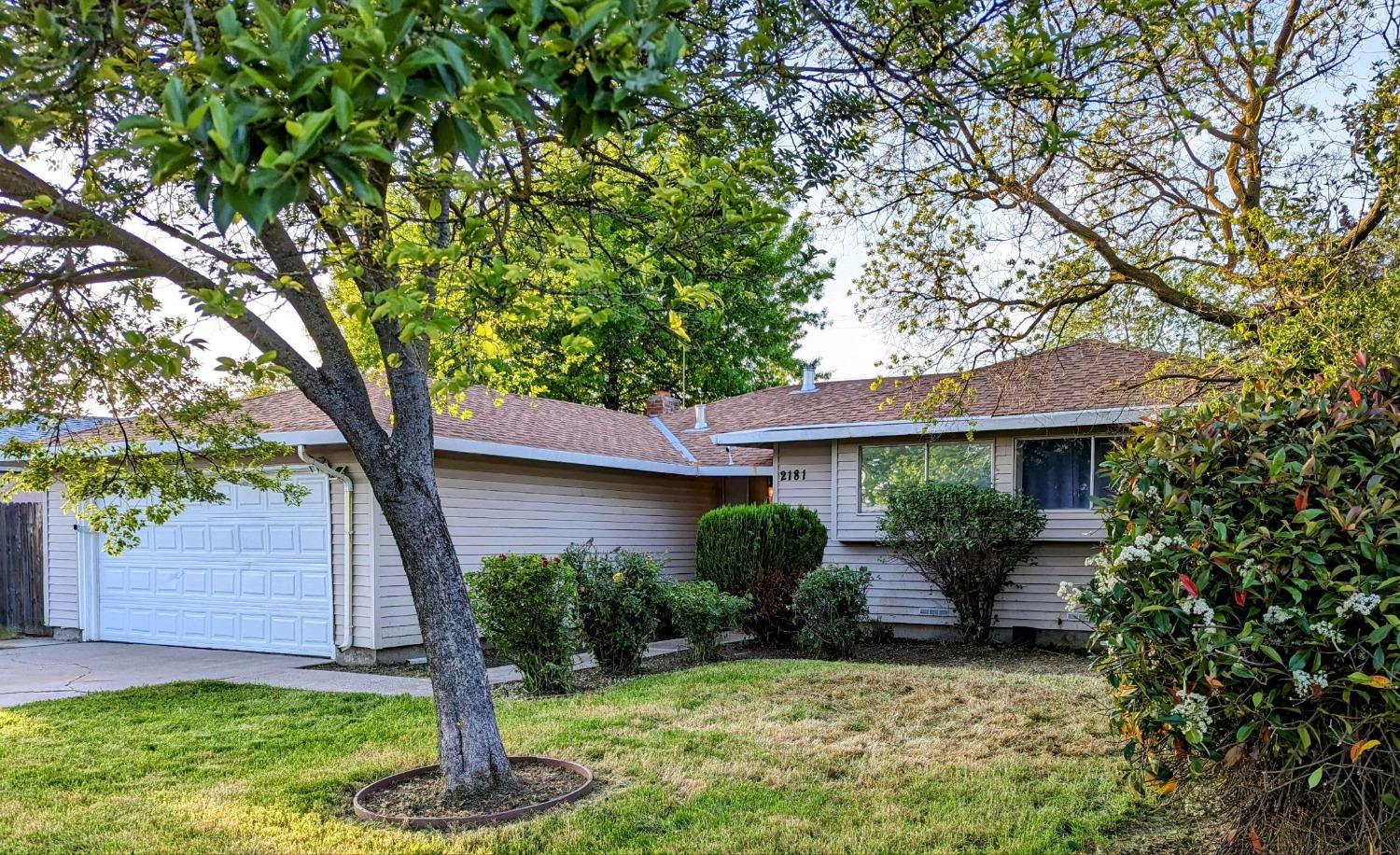 Photo of 2181 Meadowview Rd in Sacramento, CA