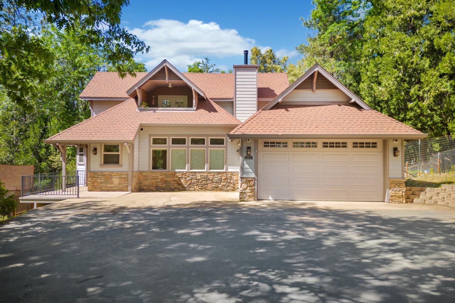 Photo of 12517 Arrow Head Rd in Pine Grove, CA