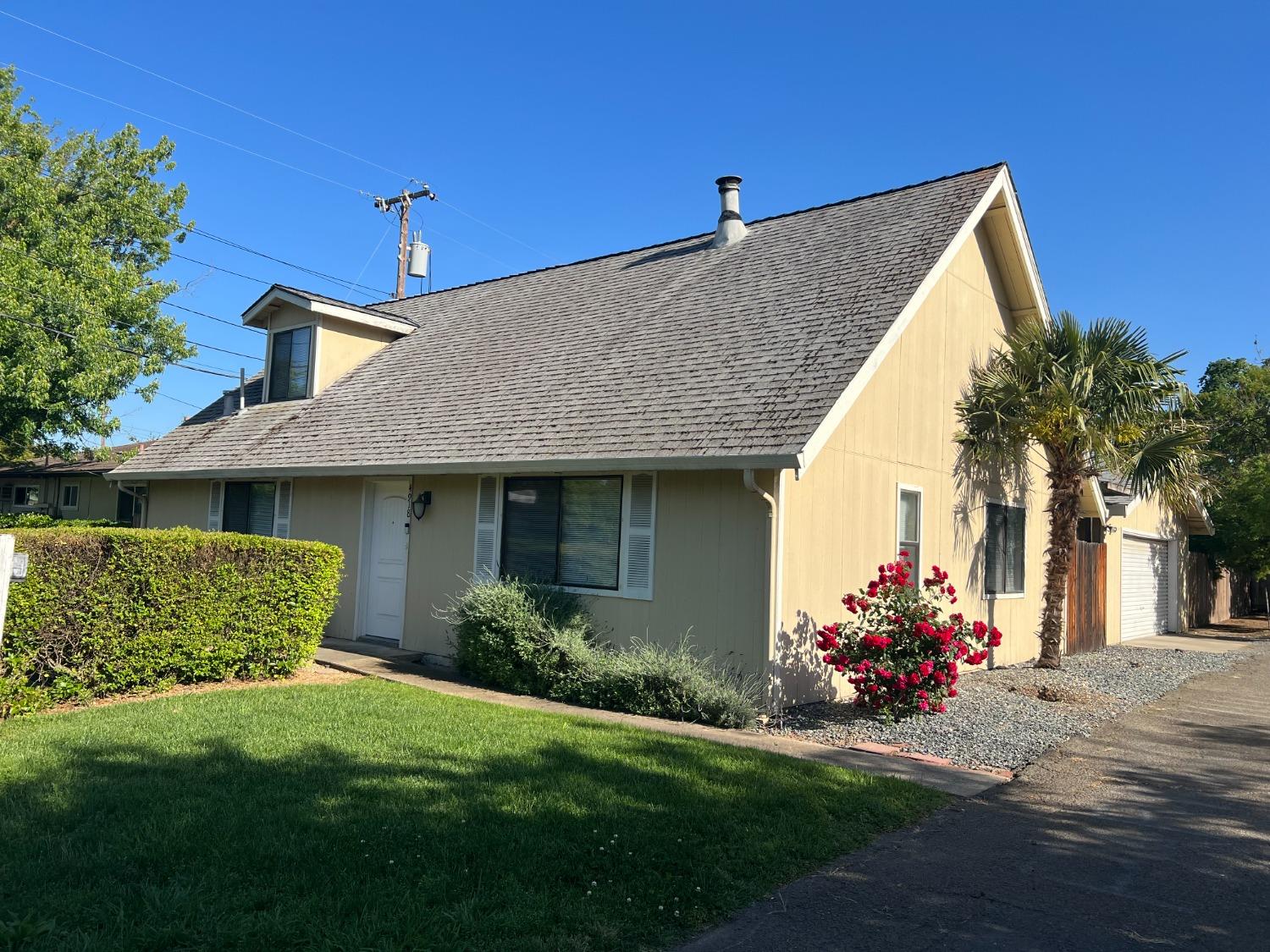 Photo of 4918 Cottage Wy in Carmichael, CA