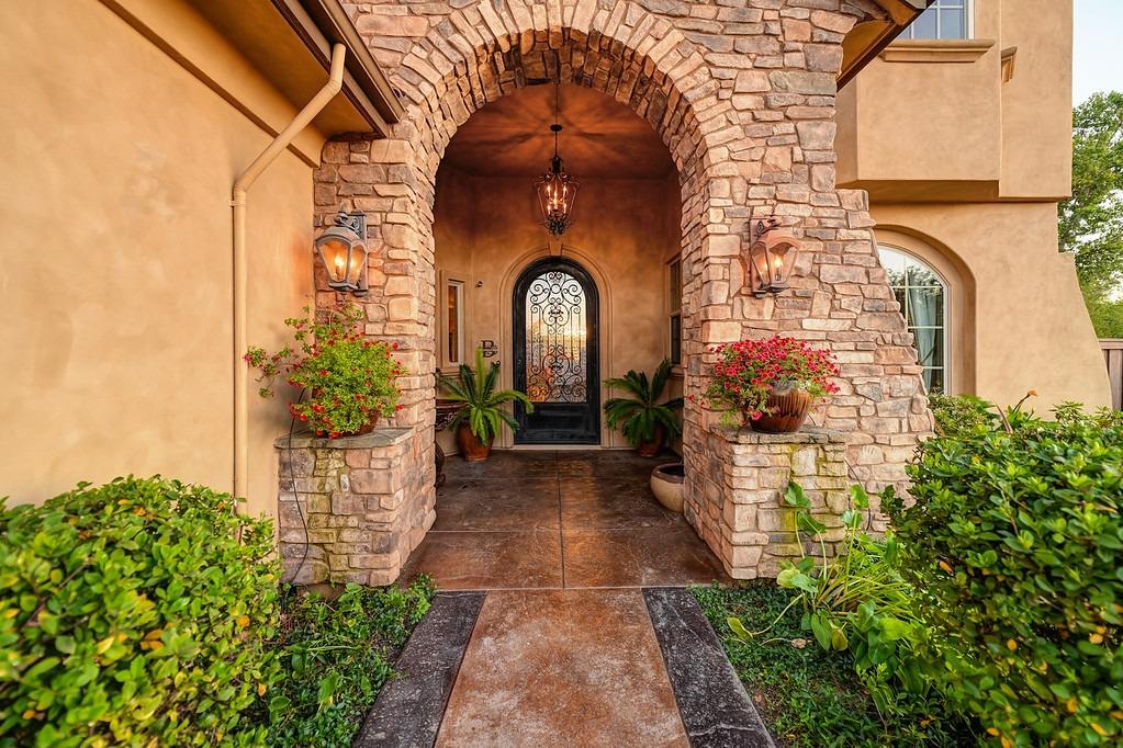 Photo of 713 Glen-Mady Wy in Folsom, CA