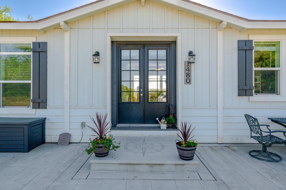 Photo of 1480 Skyline Dr in Auburn, CA