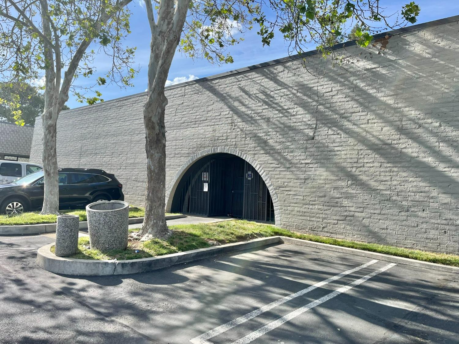 Photo of 2424-100E Arden Wy #8 in Sacramento, CA