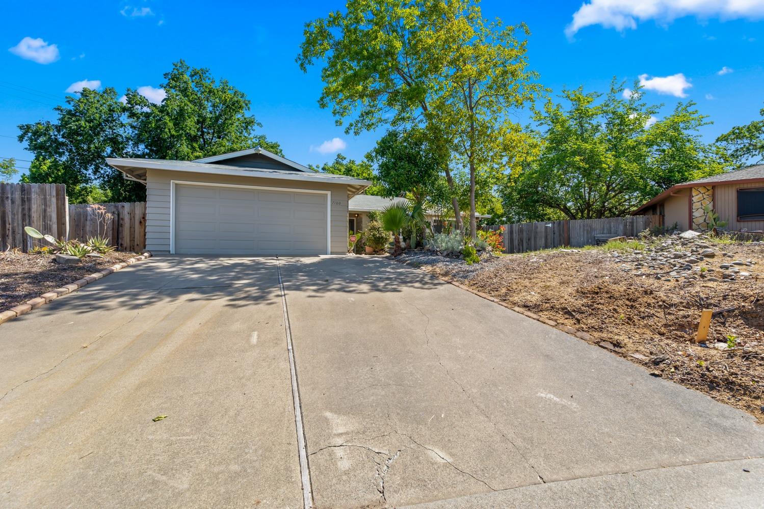 Photo of 7100 Cloverleaf Wy in Citrus Heights, CA