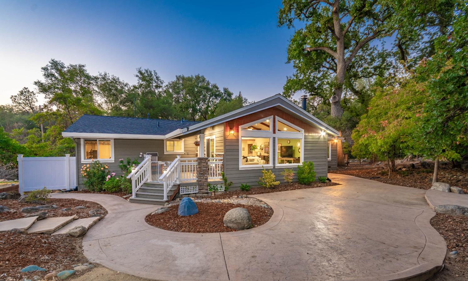 Photo of 2985 Aspen Dr in Penryn, CA