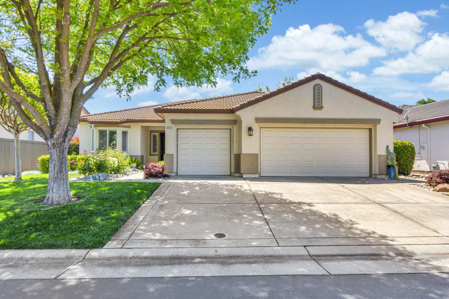 Photo of 9493 Emerald Cove Ln in Elk Grove, CA