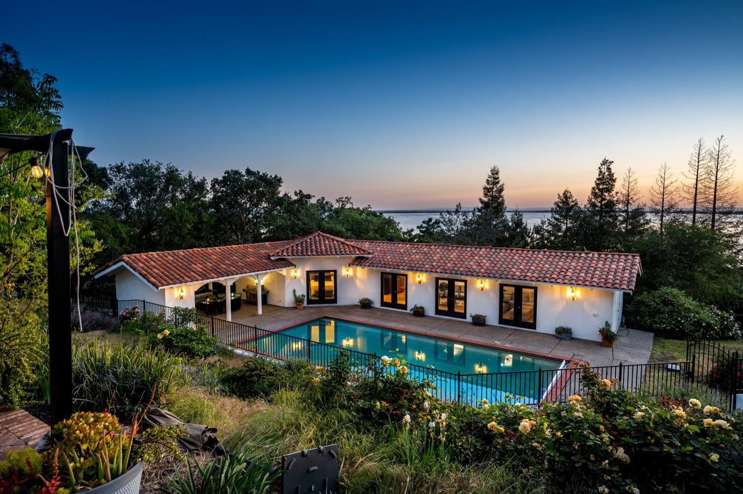 Photo of 175 E Ravenna Wy in El Dorado Hills, CA