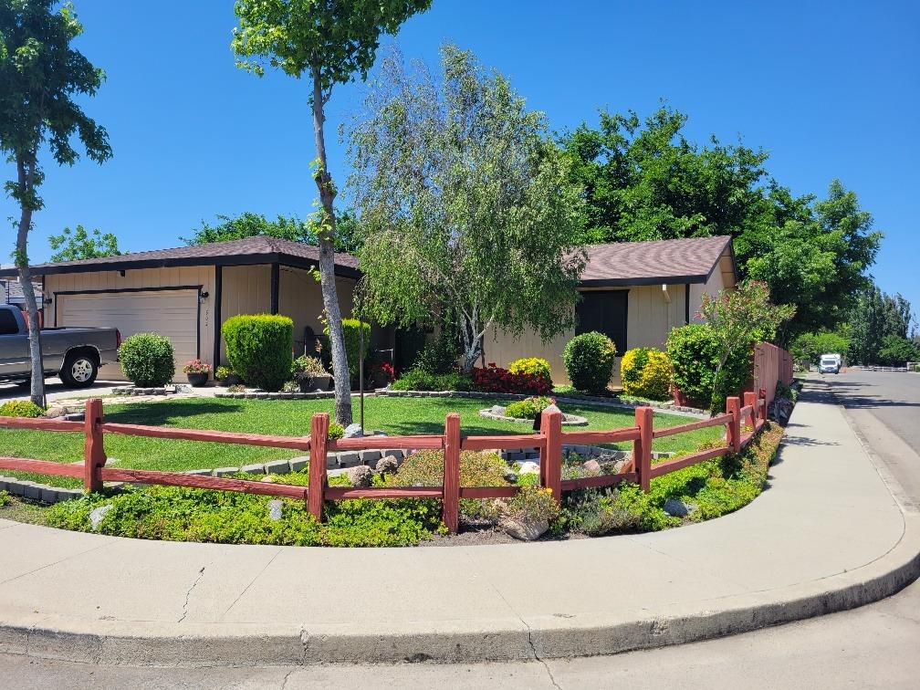 Photo of 802 California Ave in Dos Palos, CA