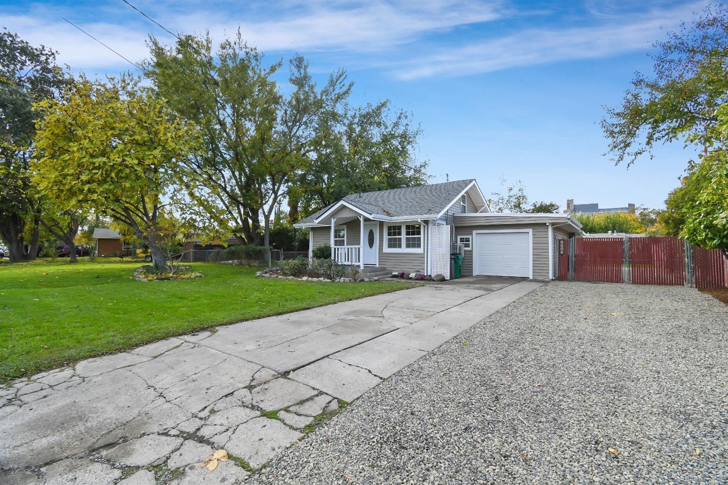Photo of 2907 5th St in Biggs, CA