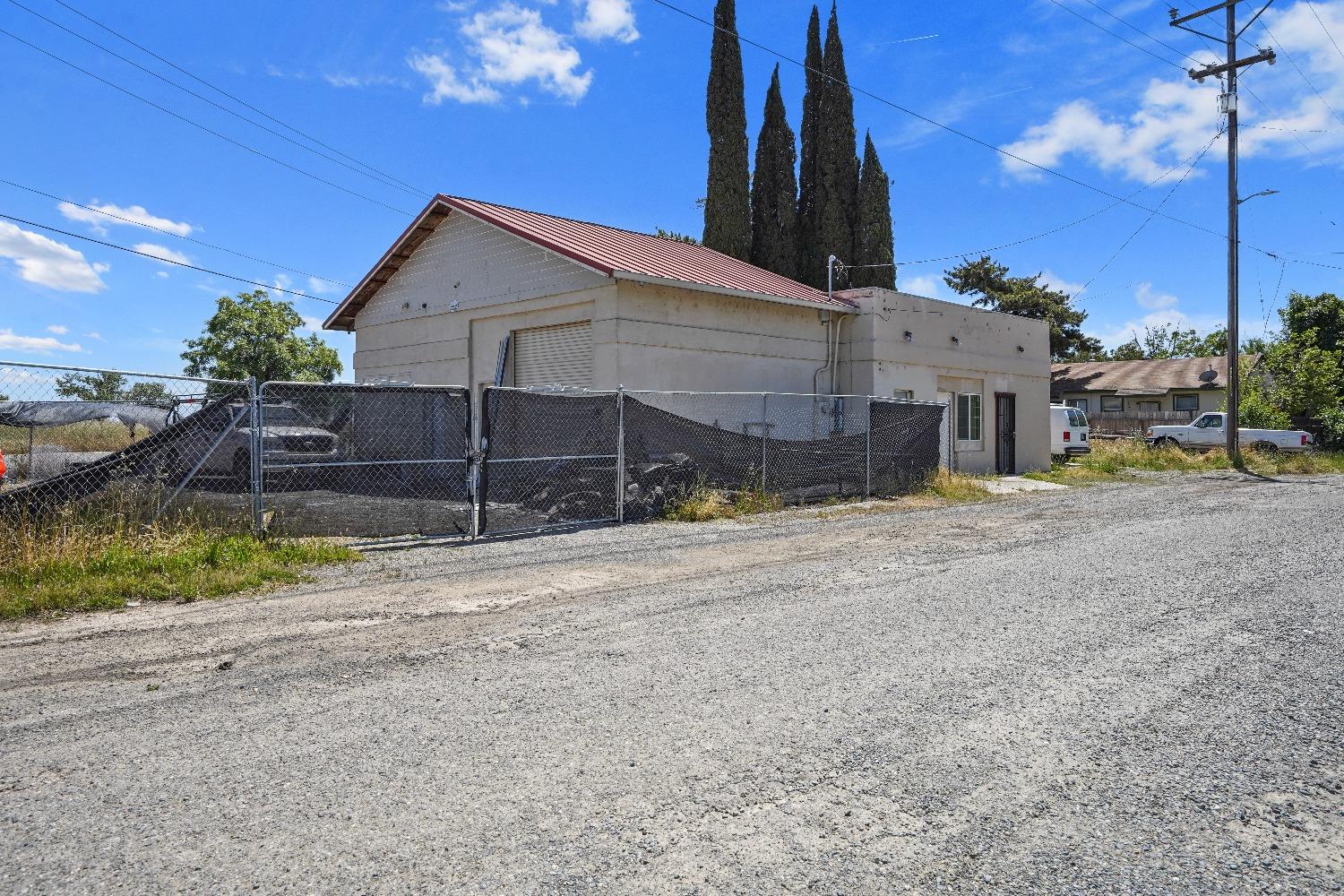 Photo of 5202 Lindhurst Ave in Marysville, CA