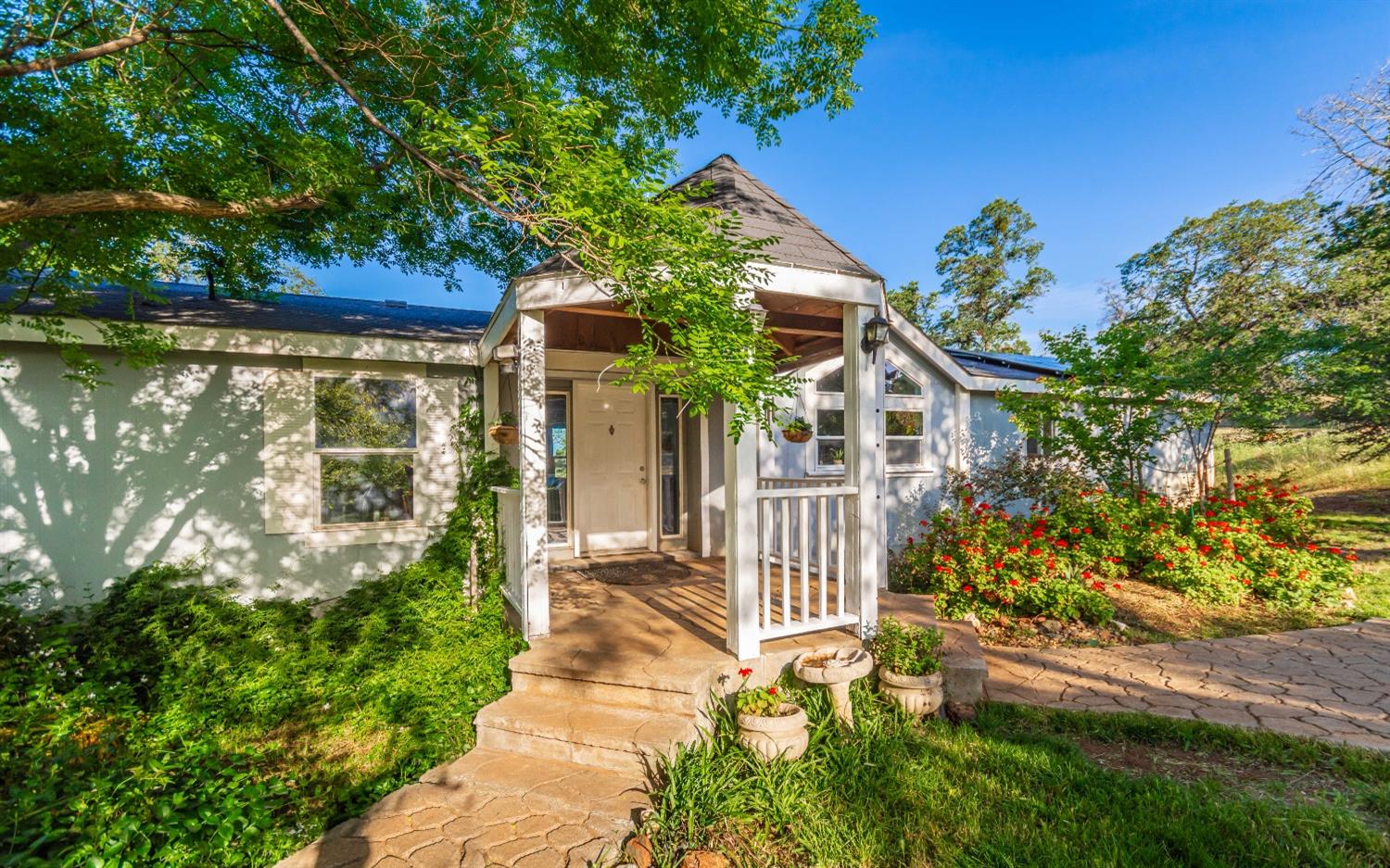 Photo of 9678 Lanza Ln in Browns Valley, CA