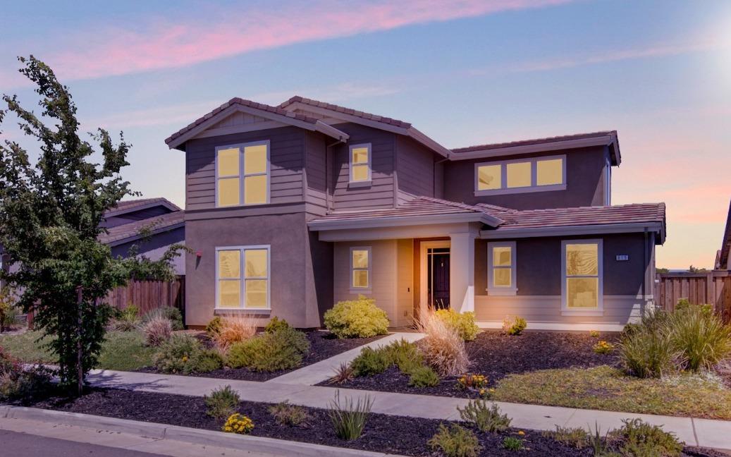 Photo of 815 Graf Wy in Winters, CA