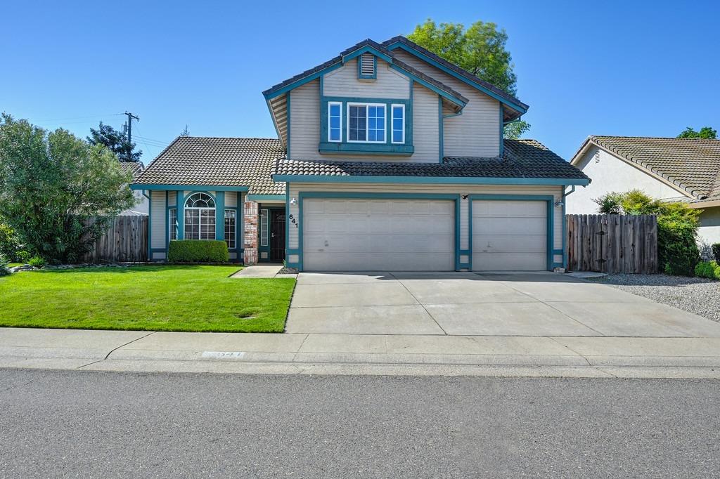 Photo of 641 Vernon Oaks Dr in Roseville, CA
