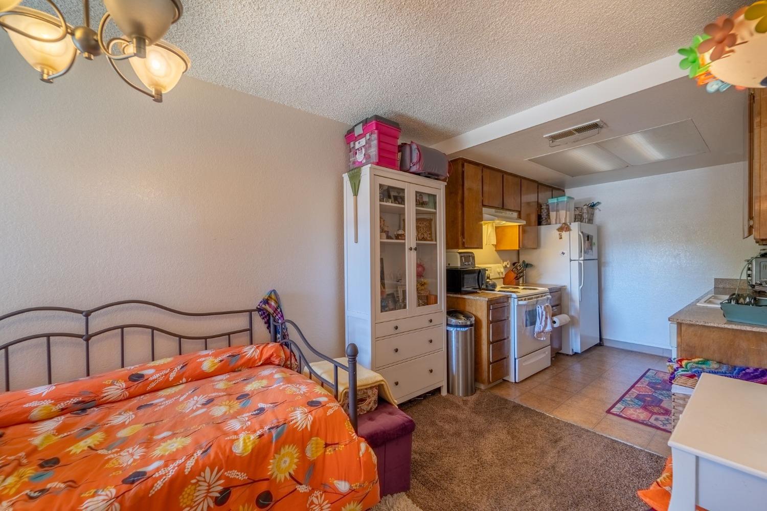 Detail Gallery Image 8 of 15 For 414 Cherry Ln #G,  Manteca,  CA 95337 - 2 Beds | 1 Baths