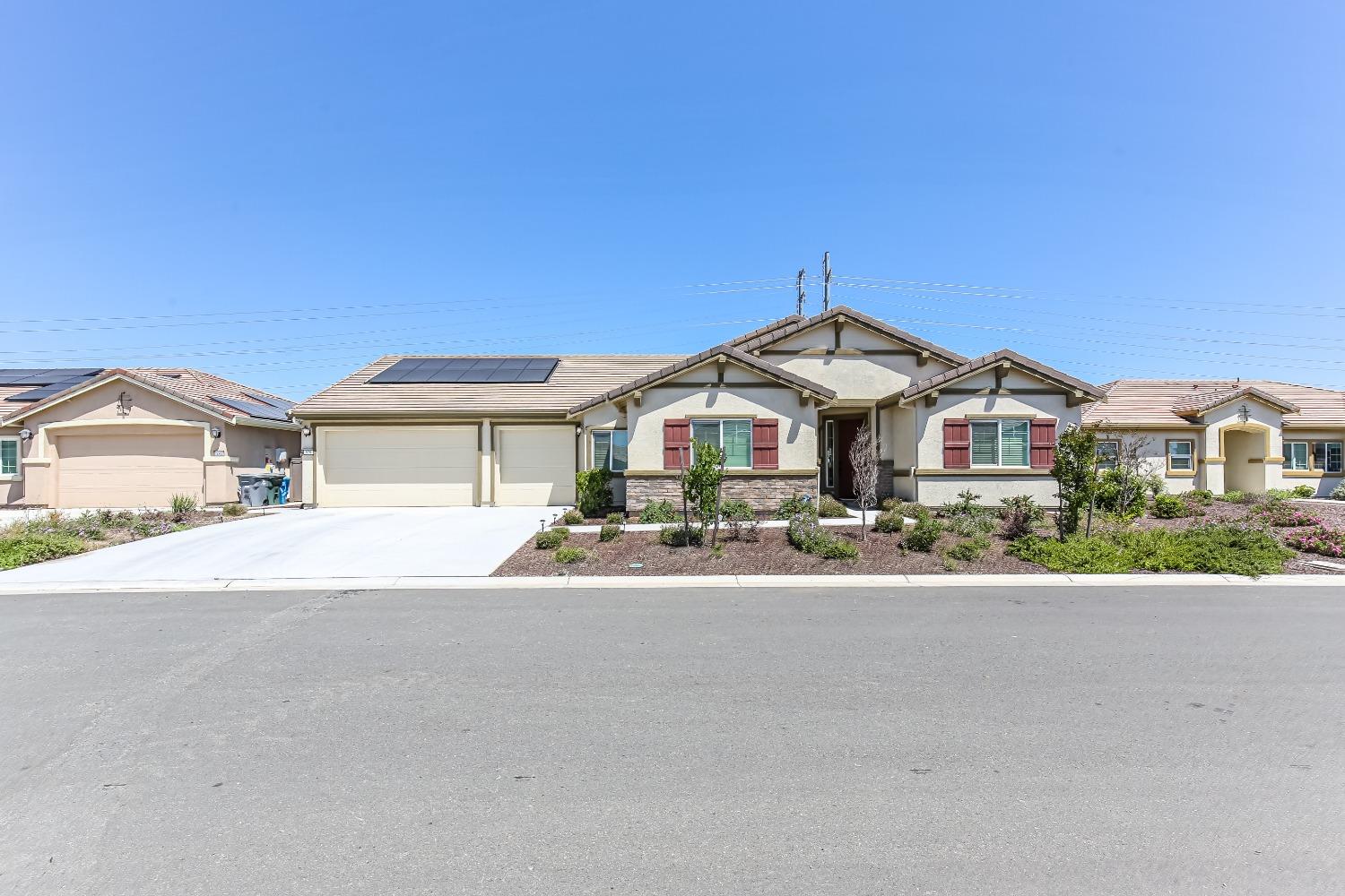 Photo of 979 Jadeston Wy in Plumas Lake, CA