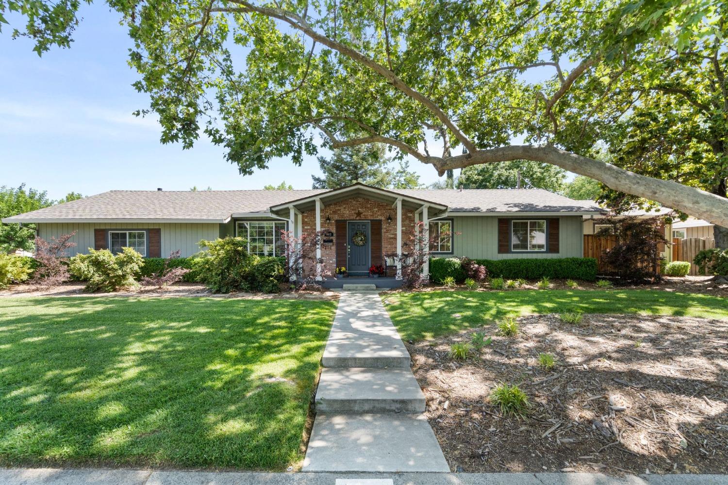 Photo of 4442 Valmonte Dr in Sacramento, CA