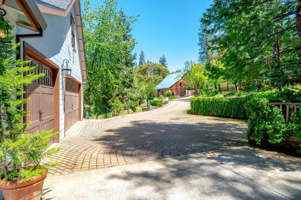 Photo of 5260 Mckeon Ponderosa Wy in Foresthill, CA