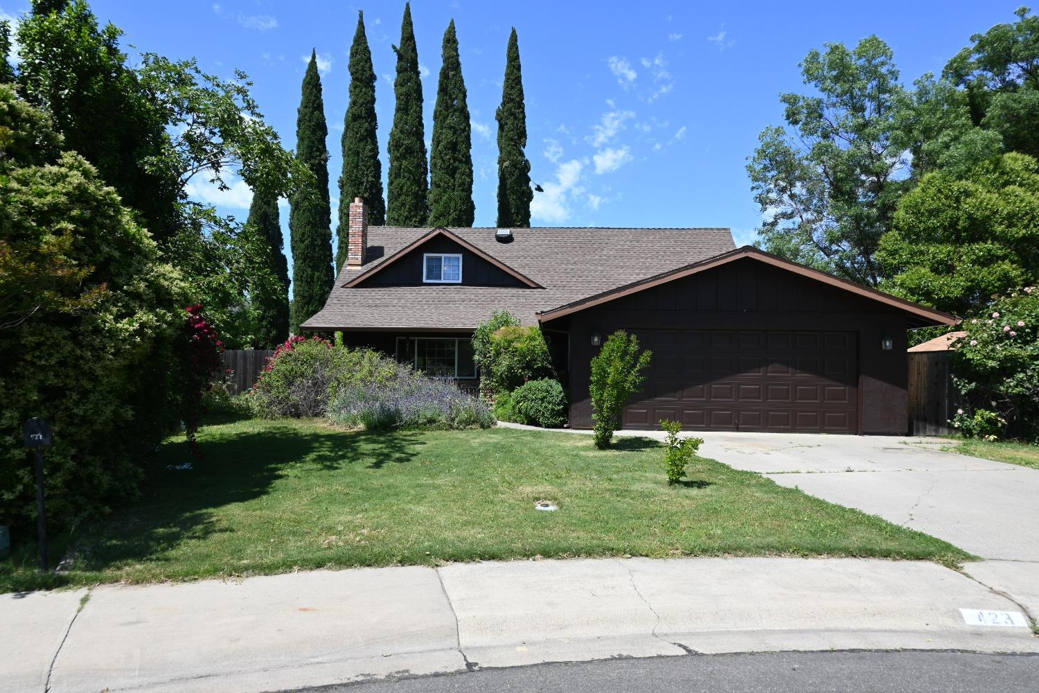Photo of 423 Colusa Pl in Woodland, CA