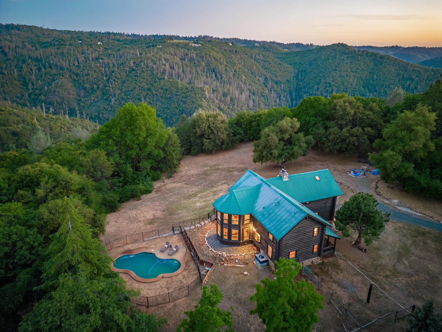 Photo of 9581 Rock Creek Rd in Placerville, CA