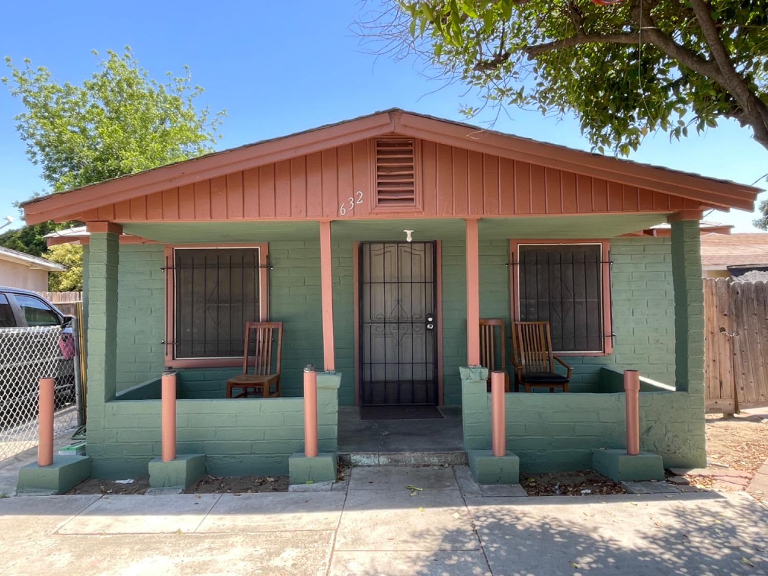 Photo of 632 Empire Ave in Modesto, CA