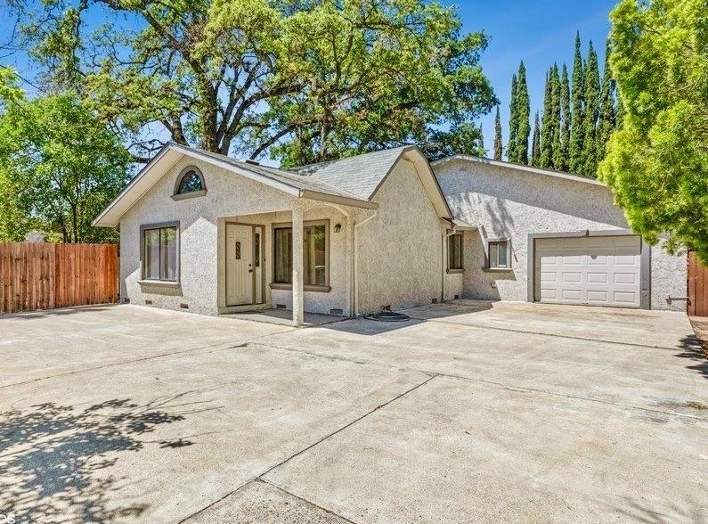 Photo of 3139 Walnut Ave in Carmichael, CA