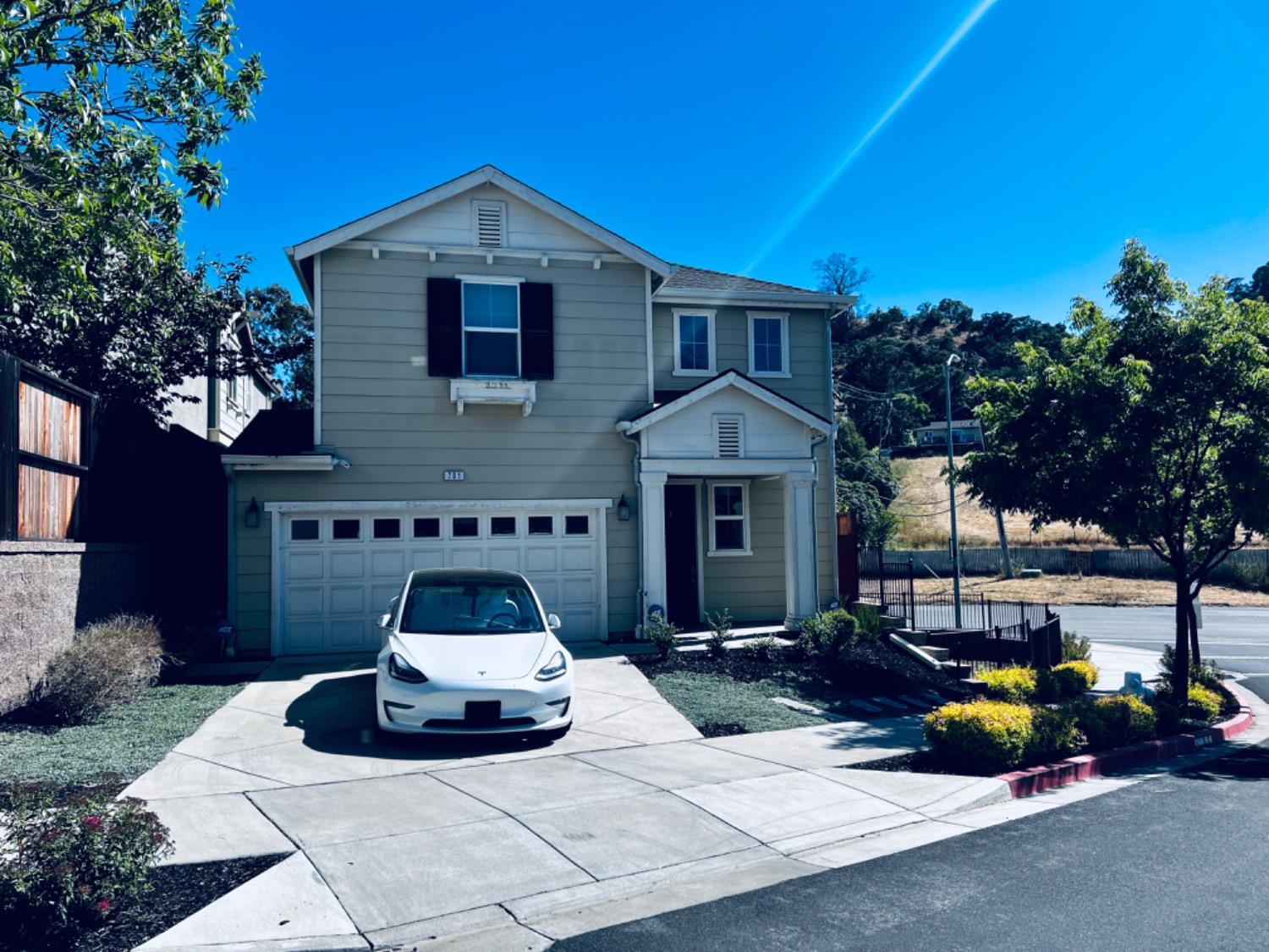 Detail Gallery Image 1 of 1 For 701 Katydid Ct, Martinez,  CA 94553 - 3 Beds | 2/1 Baths