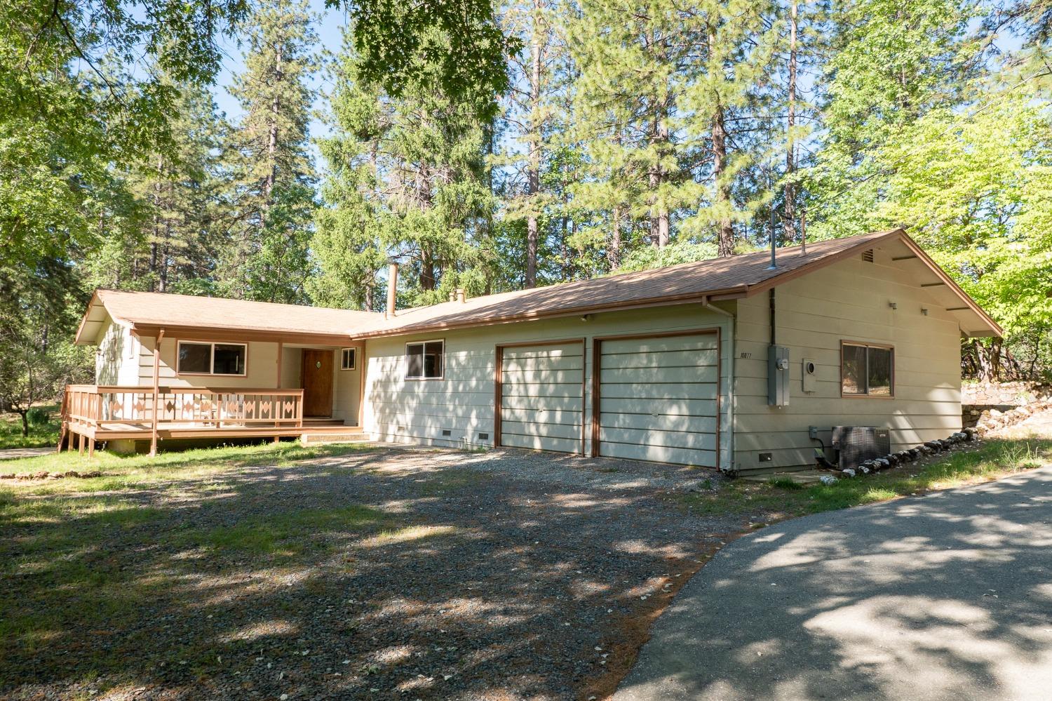 Photo of 10077 Jay Jay Pl Pl in Grass Valley, CA