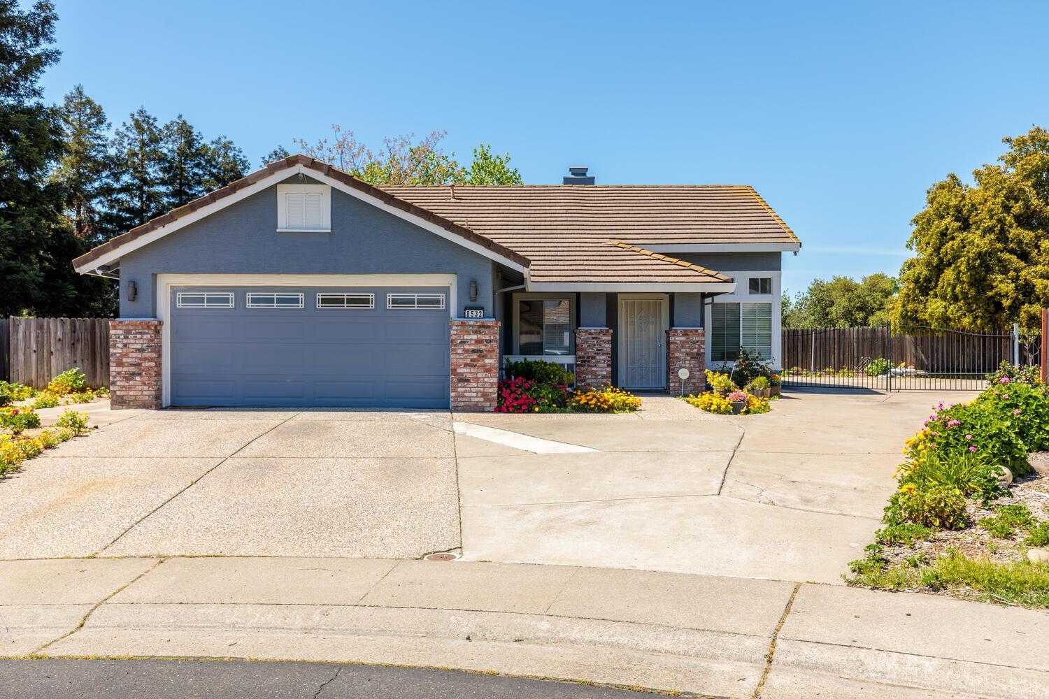 Photo of 8532 Narcissus Ct in Elk Grove, CA