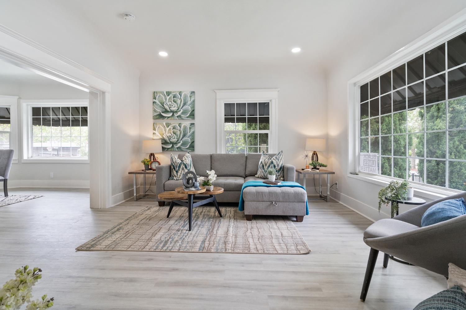Detail Gallery Image 14 of 42 For 899 61st St, Oakland,  CA 94608 - 4 Beds | 3 Baths