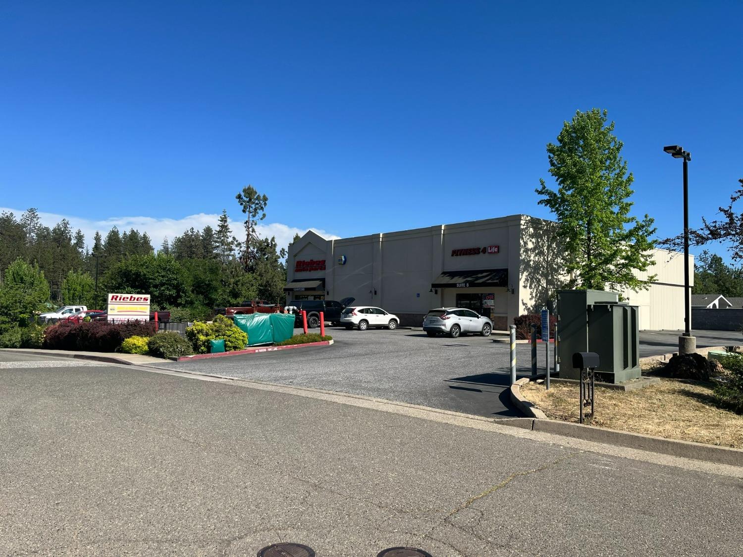 Whitcomb Avenue, Colfax, California image 9