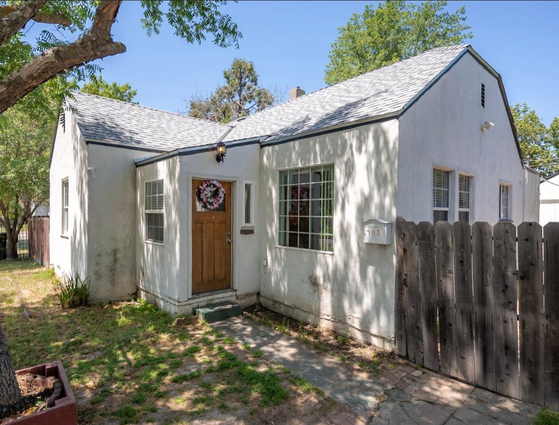 Photo of 795 Dixieanne Ave in Sacramento, CA