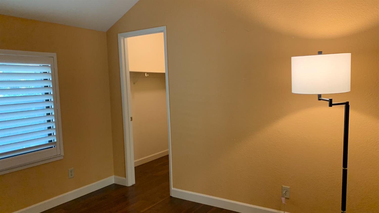 Photo #15: 223045936 Listing: Photo #15