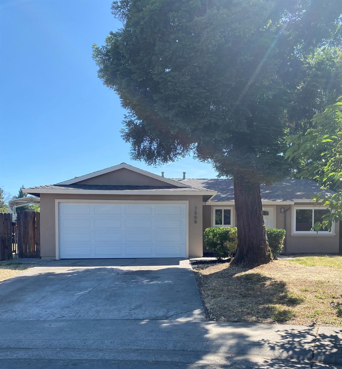 Photo of 7508 Oakvale Ct in North Highlands, CA