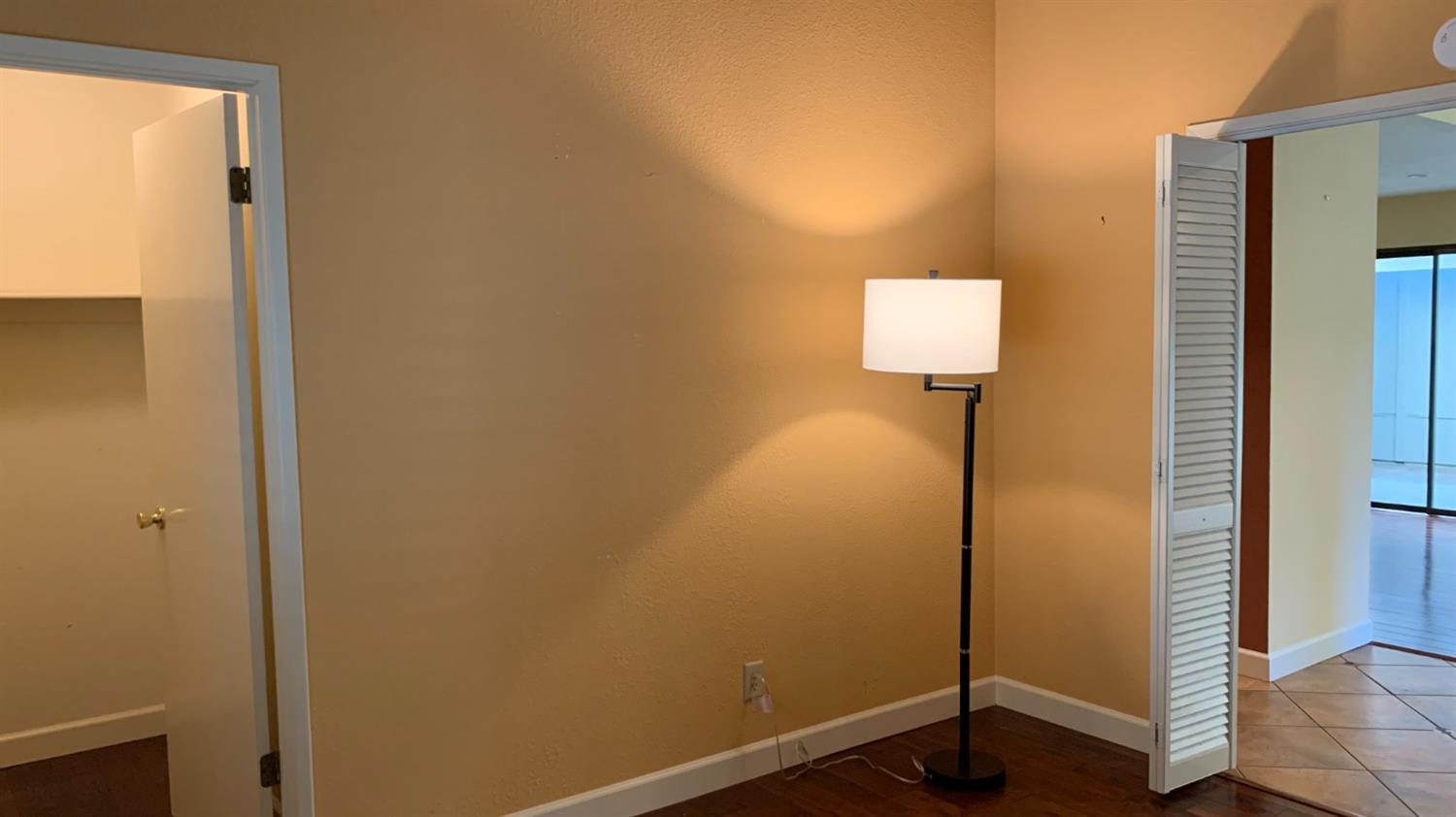 Photo #16: 223045936 Listing: Photo #16