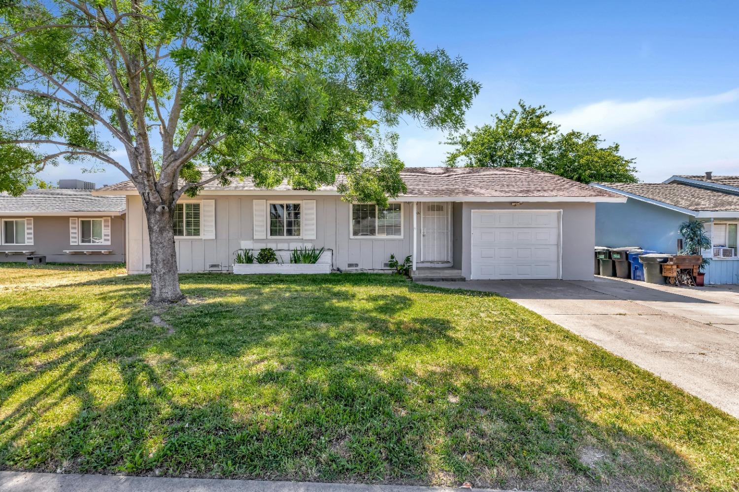 Photo of 7001 Bismarck Dr in North Highlands, CA