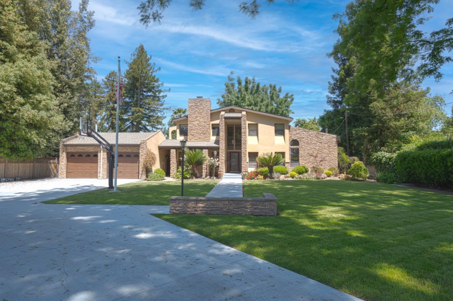 3635 Country Club Boulevard, Stockton, CA 95204