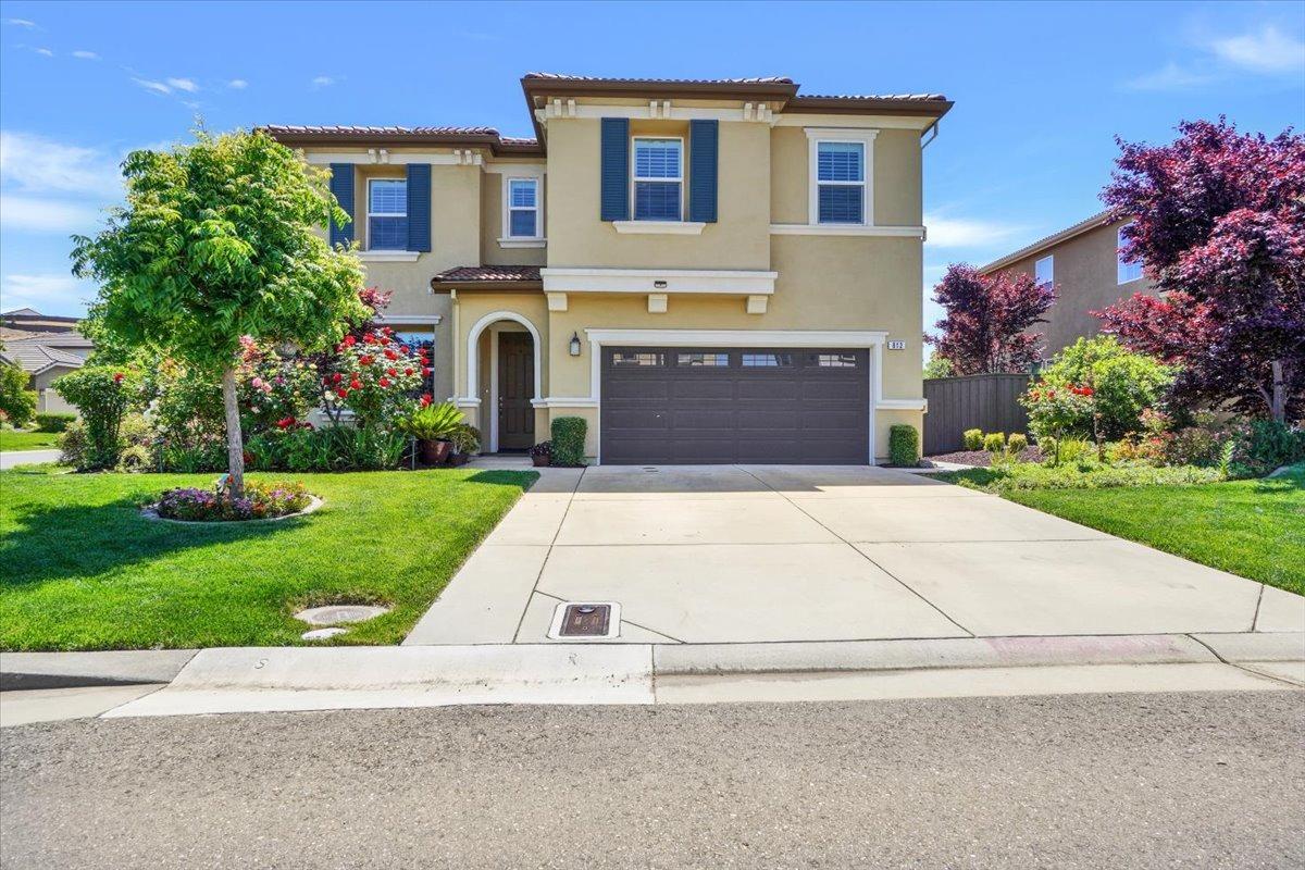 Photo of 812 Valencia Ct in El Dorado Hills, CA