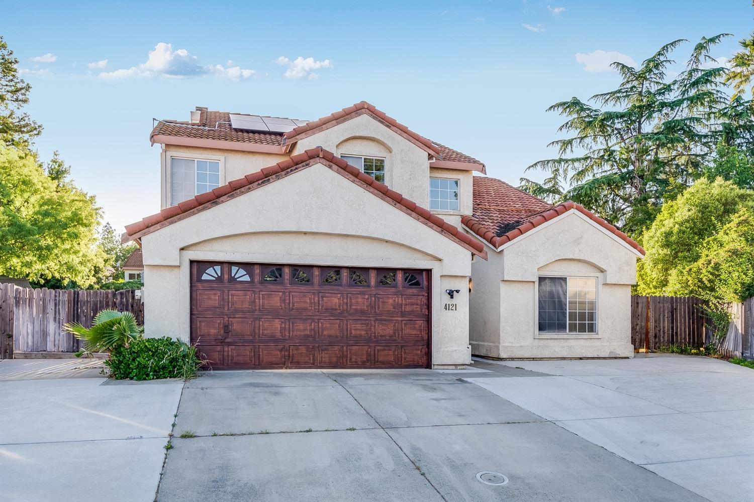 Photo of 4121 Loch Dane Ct in Antelope, CA
