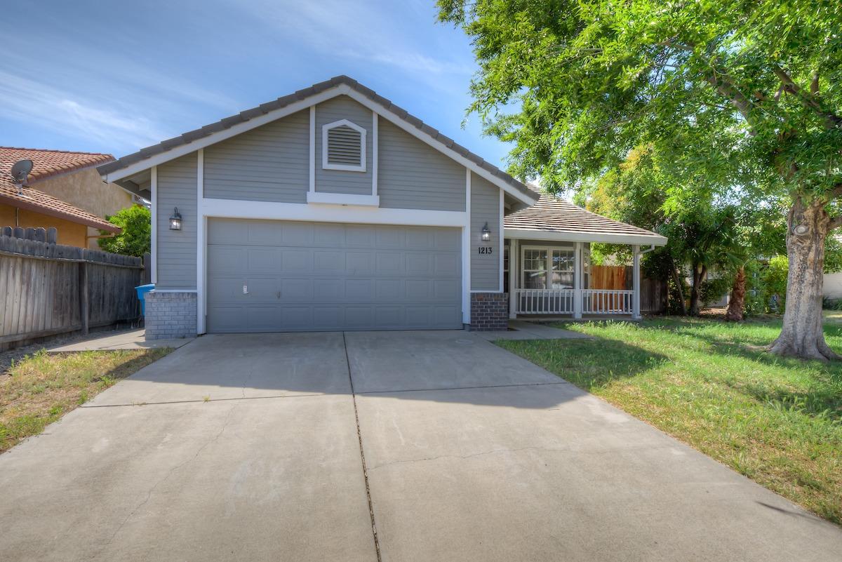 Photo of 1213 Johnathan Dr in Yuba City, CA