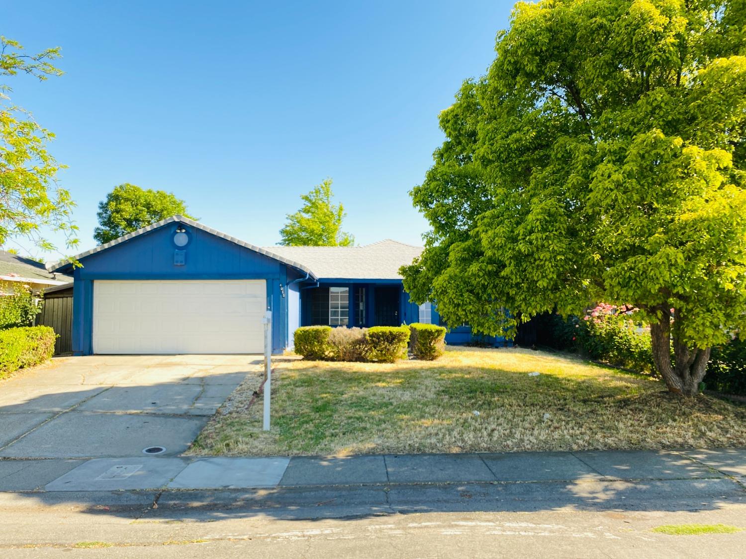 Photo of 4015 Deer Hill Dr in Sacramento, CA