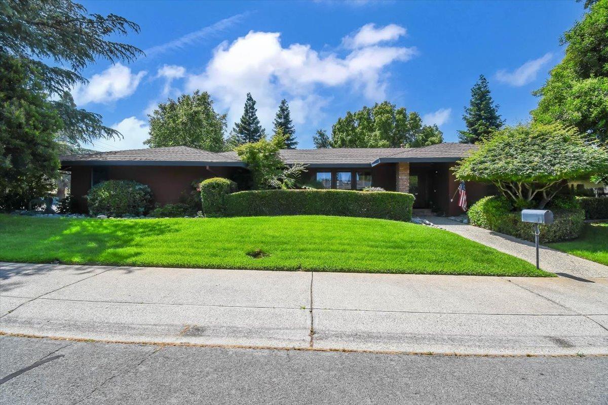 Photo of 1600 Sharon Dr in Yuba City, CA