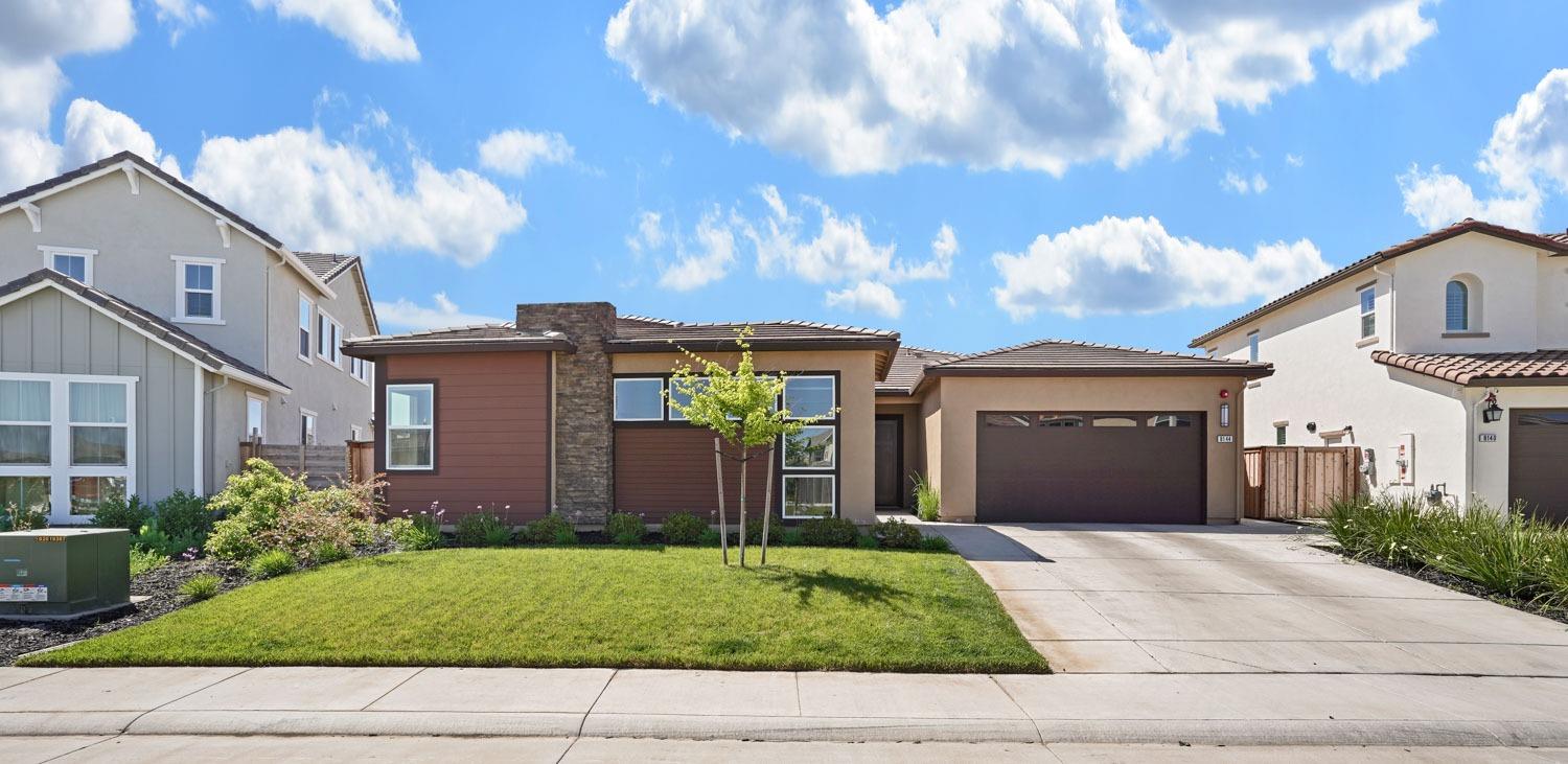 Photo of 8144 Seahorse Wy in Elk Grove, CA