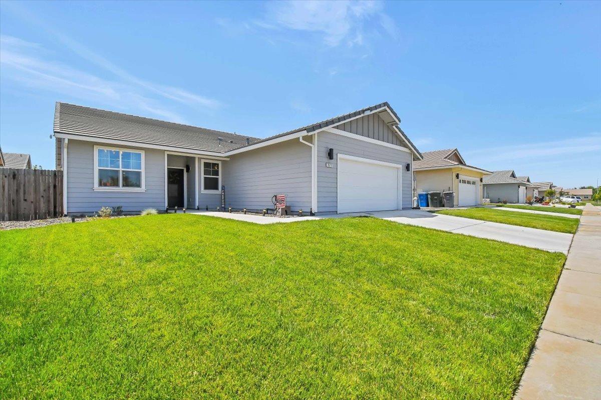 Photo of 2072 River Rock Dr in Marysville, CA