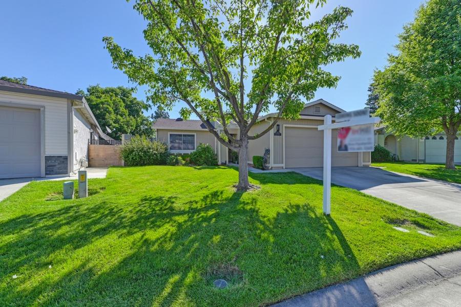 Photo of 7431 Sunwest Ln in Sacramento, CA