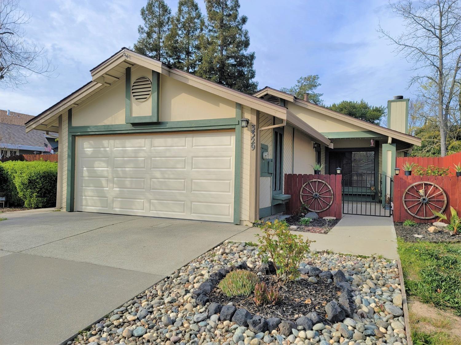 Photo of 3329 Saxonville Wy in Antelope, CA