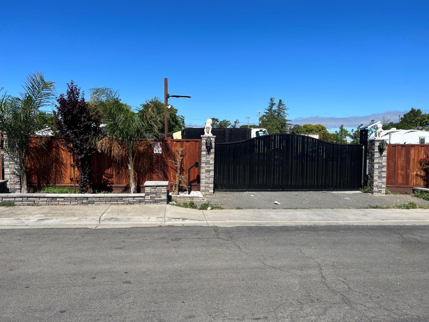 Photo of 205 Solano Ave in Bay Point, CA