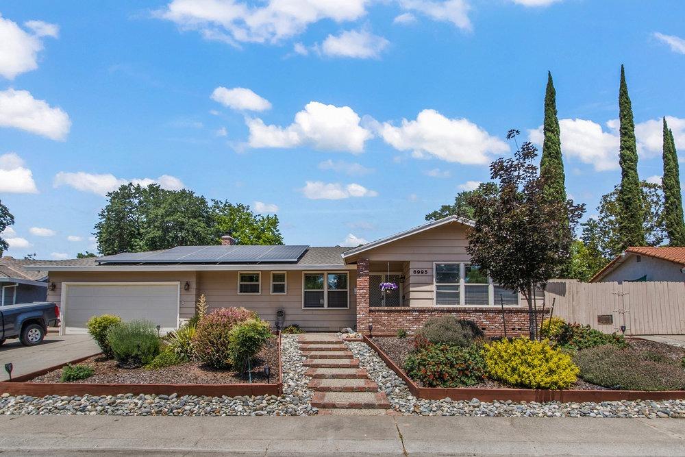 Photo of 6995 Los Olivos Wy in Carmichael, CA