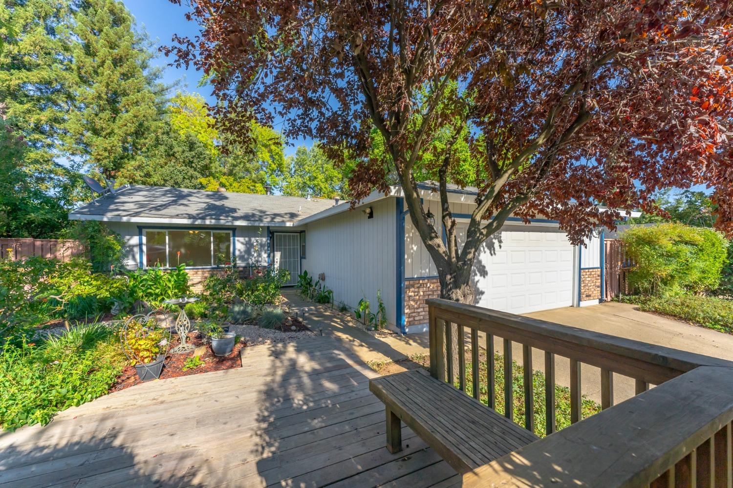 Photo of 6145 Arcadia Ave in Loomis, CA
